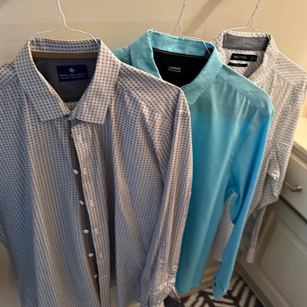 Bundle of 3 long sleeve shirt. All 3 XL